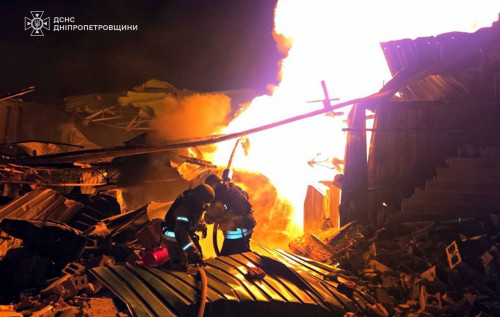 У Дніпрі та області внаслідок атаки РФ пошкоджені об’єкти інфраструктури, житлові будинки та гуртожиток. ФОТО У Дніпрі та області внаслідок атаки РФ пошкоджені об’єкти інфраструктури, житлові будинки та гуртожиток. ФОТО