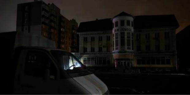 У Бєлгороді та області після серії вибухів частково зникло світло та вода (фото, відео) У Бєлгороді та області після серії вибухів частково зникло світло та вода (фото, відео)