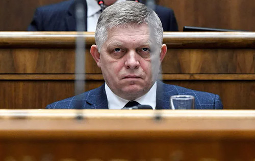 «Можете продовжувати курити марихуану»: Фіцо різко відреагував на пропозицію Нідерландів обмежити право голосу Словаччини в ЄС «Можете продовжувати курити марихуану»: Фіцо різко відреагував на пропозицію Нідерландів обмежити право голосу Словаччини в ЄС