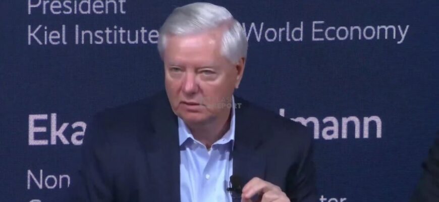 Сенатор Грем запропонував дати Путіну медаль: “Він не зупиниться, доки його не зупинять” Сенатор Грем запропонував дати Путіну медаль: “Він не зупиниться, доки його не зупинять”