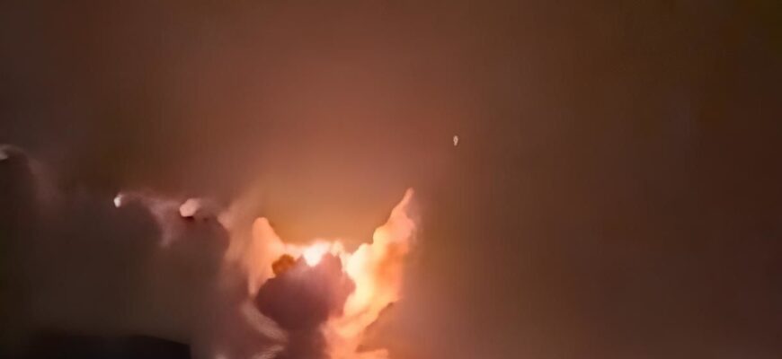 🚀 Татарстан у вогні та без світла: ⚡️ українські дрони подолали 1200 км і паралізували стратегічні об’єкти в Казані та Нижньокамську 🌑 🚀 Татарстан у вогні та без світла: ⚡️ українські дрони подолали 1200 км і паралізували стратегічні об’єкти в Казані та Нижньокамську 🌑