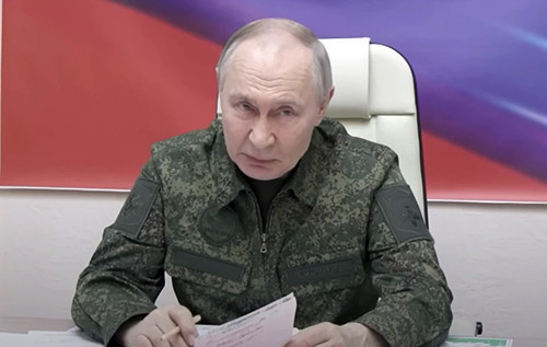 Путін вірить у перемогу та готовий воювати за Донбас ще два роки, – NYT Путін вірить у перемогу та готовий воювати за Донбас ще два роки, – NYT