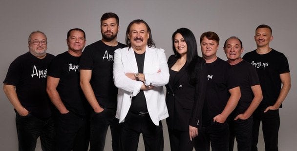 Команда Степана Гіги та діти / © Пресслужба Степана Гіги