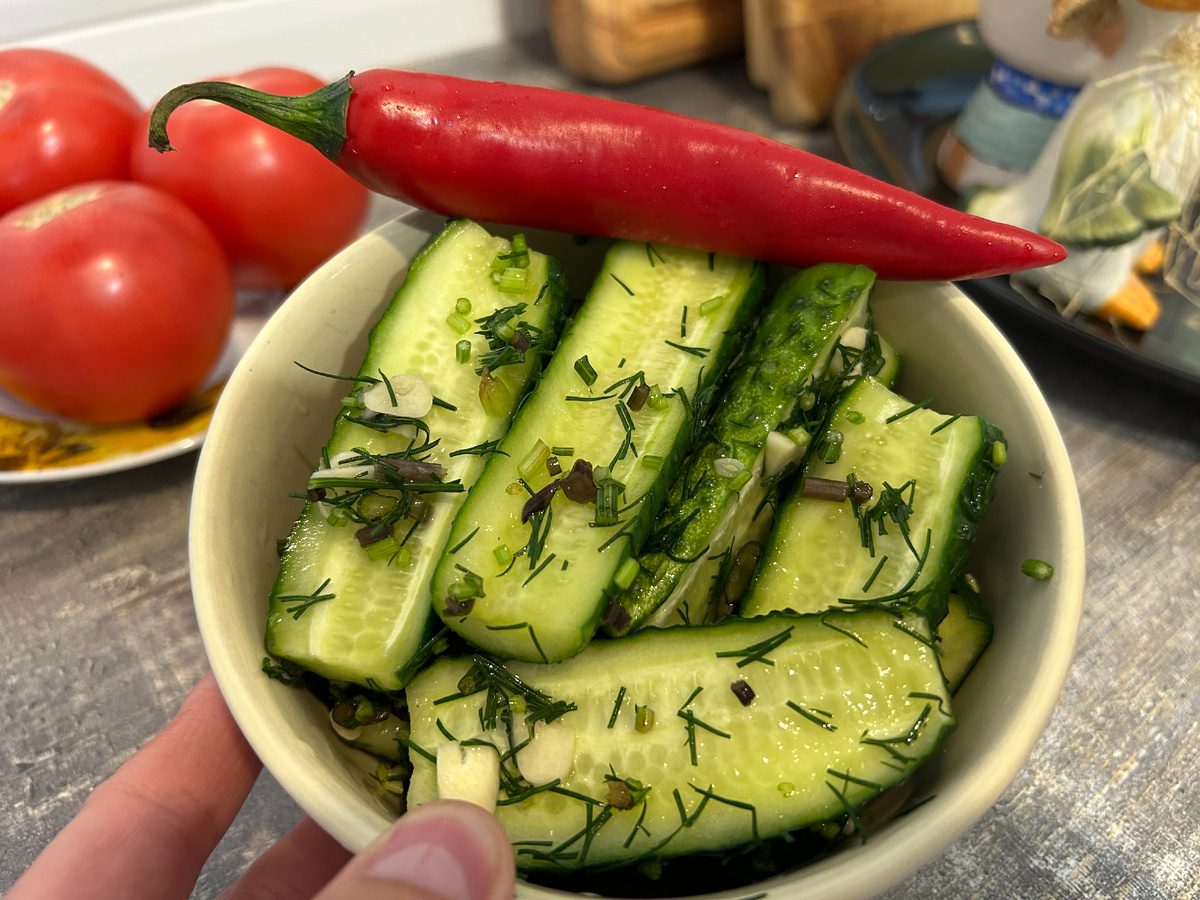 Господині розповіли, які продукти не можна зберігати у морозильнику