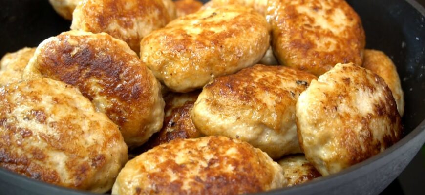 Після цього 1 трюку мої котлети завжди соковиті: а все тому що додаю у фарш не яйце і не хліб Після цього 1 трюку мої котлети завжди соковиті: а все тому що додаю у фарш не яйце і не хліб