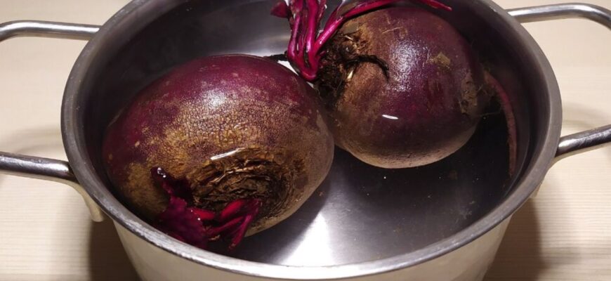 Додаю 1 ст. л. в каструлю – і буряк стає рубіновим, мʼяким і солодким: рецепт моєї матусі Додаю 1 ст. л. в каструлю – і буряк стає рубіновим, мʼяким і солодким: рецепт моєї матусі