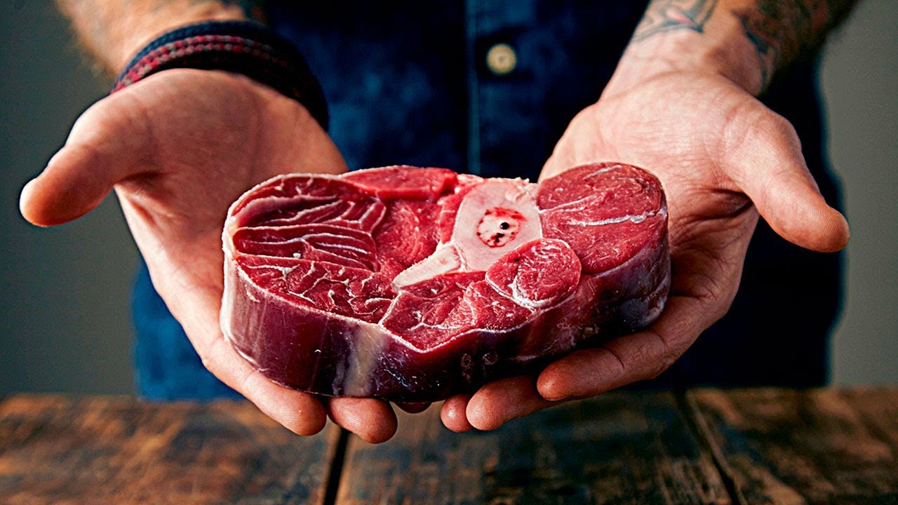 Шеф-кухарі розповіли, чому не можна мити сире м'ясо перед приготуванням