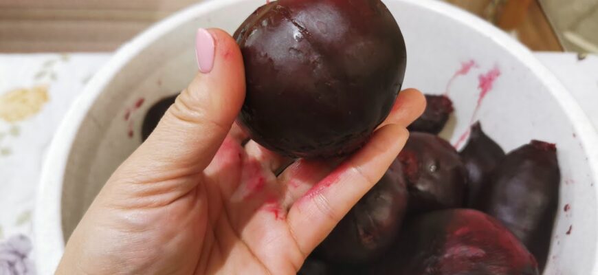 Додаю 1 ч. л. цього під час варіння буряка – і за 15 хв він не втрачає колір, і тримає форму для салату Додаю 1 ч. л. цього під час варіння буряка – і за 15 хв він не втрачає колір, і тримає форму для салату