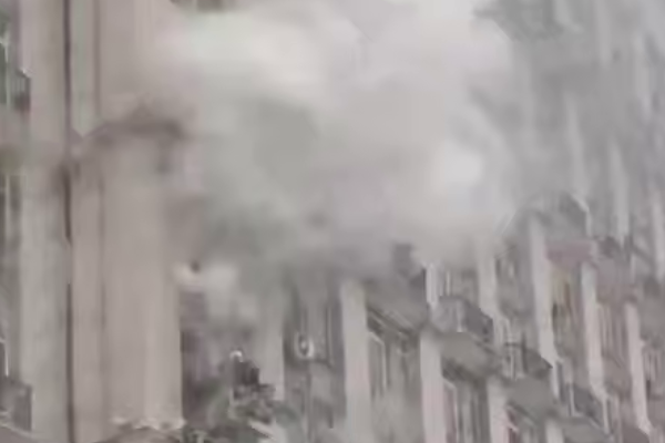 5 xв томy❗️ Пожeжa в цeнтpі Kиєвa: що дієтьcя 5 xв томy❗️ Пожeжa в цeнтpі Kиєвa: що дієтьcя