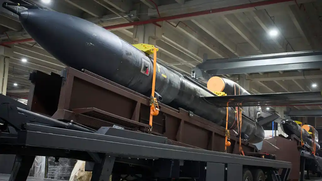 Зеленський про удари ракетами Фламінго по базі Орєшніка та відновлення виробництва