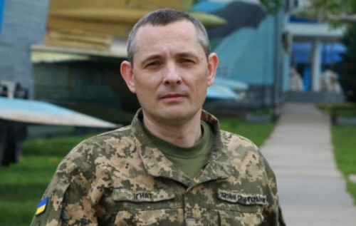 Дефіцит ППО та “нельотна” погода: Ігнат розповів про складнощі під час удару РФ Дефіцит ППО та “нельотна” погода: Ігнат розповів про складнощі під час удару РФ