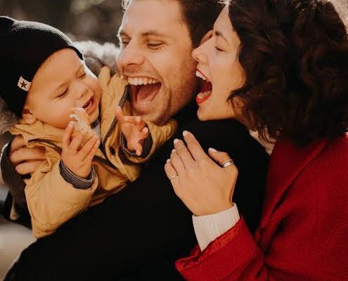 Дружина не впоралась з керуванням на засніженій дорозі: Сім’я відомого українського кіноактора потрапила у ДТП Дружина не впоралась з керуванням на засніженій дорозі: Сім’я відомого українського кіноактора потрапила у ДТП