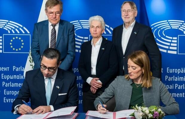 Глава Європарламенту оголосила про затвердження кредиту для України на €90 млрд Глава Європарламенту оголосила про затвердження кредиту для України на €90 млрд