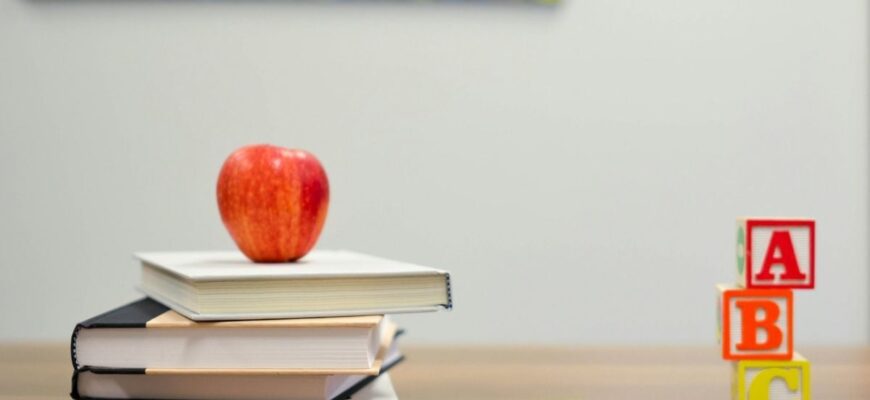 Холод у школах Києва: чому діти змушені навчатись при +10 у класах і що кажуть чиновники Холод у школах Києва: чому діти змушені навчатись при +10 у класах і що кажуть чиновники