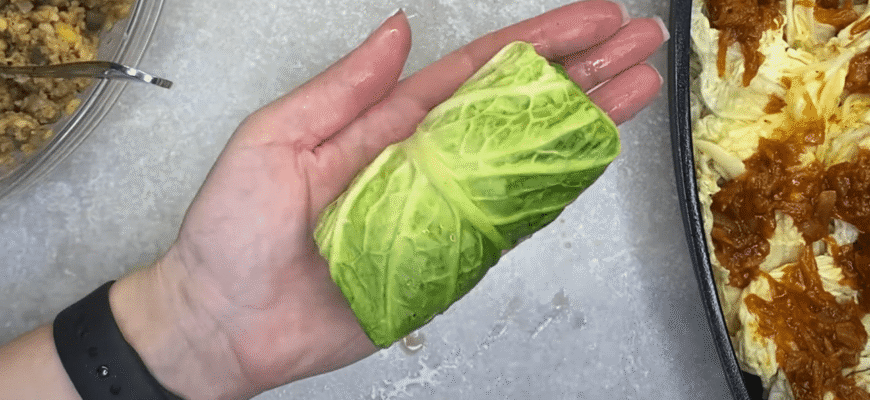 Як зняти листя з капусти для голубців без варіння? 2 швидкі прийоми від професіоналів Як зняти листя з капусти для голубців без варіння? 2 швидкі прийоми від професіоналів