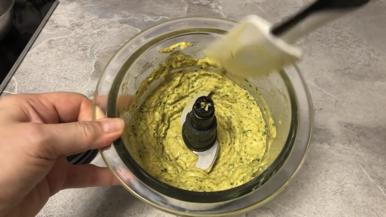 Господині розповіли, як приготувати смачну намазку з оселедця Господині розповіли, як приготувати смачну намазку з оселедця