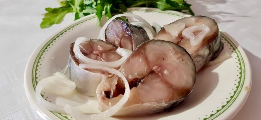 Мʼясо пружне, ароматне, соковите: мій чоловік маринує скумбрію лише так вже 15 років Мʼясо пружне, ароматне, соковите: мій чоловік маринує скумбрію лише так вже 15 років