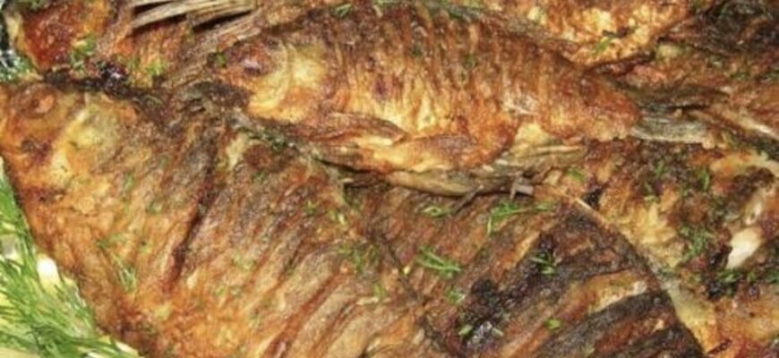 Не борошно і не сіль: як смажити річкових карасів, щоб дрібні кісточки повністю розчинилися Не борошно і не сіль: як смажити річкових карасів, щоб дрібні кісточки повністю розчинилися