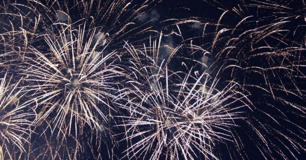 Любителі “салютів” ще не перевелись: На Київщині знову запустили феєрверк під час війни (фото) Любителі “салютів” ще не перевелись: На Київщині знову запустили феєрверк під час війни (фото)