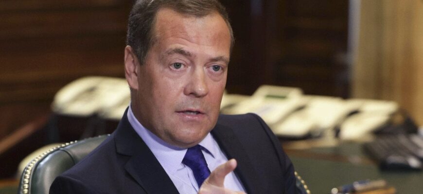 Медведєв “ви6ухнув” ядерними погрозами щодо України та Заходу: в чому річ Медведєв “ви6ухнув” ядерними погрозами щодо України та Заходу: в чому річ