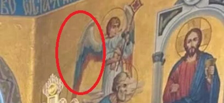 На Тернопільщині скандал через російський триколор на вівтарі храму УПЦ МП (фото) На Тернопільщині скандал через російський триколор на вівтарі храму УПЦ МП (фото)