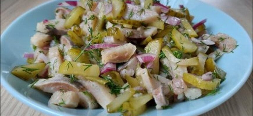 Норвезький салат з оселедцем: ідеальна страва для зимового меню Норвезький салат з оселедцем: ідеальна страва для зимового меню