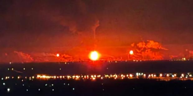 НПЗ “Лукойлу” після обстрілу призупинив роботу у Волгограді – Reuters НПЗ “Лукойлу” після обстрілу призупинив роботу у Волгограді – Reuters