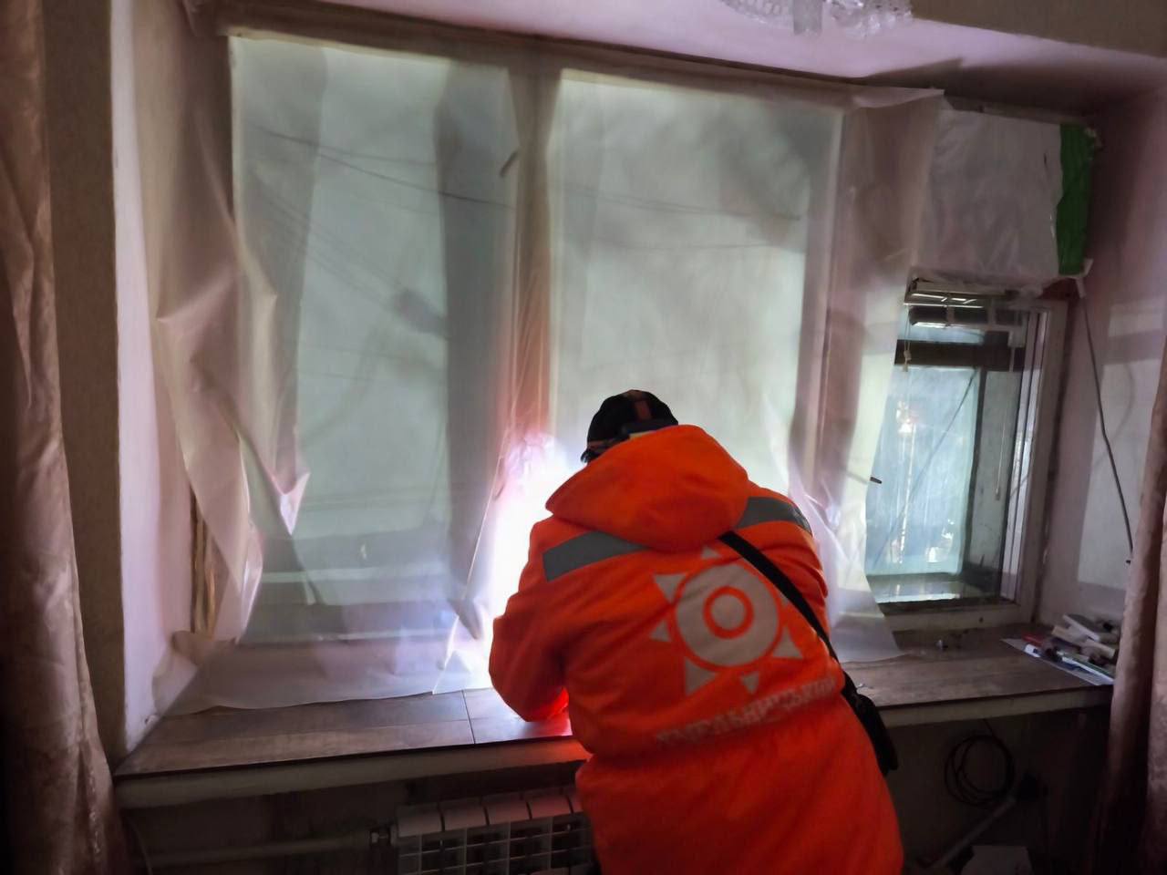 Розгорнуто оперативний штаб, де мешканці постраждалих будинків можуть отримати допомогу