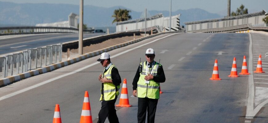 Пасажирський автобус перекинувся у кювет: багато загиблих Пасажирський автобус перекинувся у кювет: багато загиблих