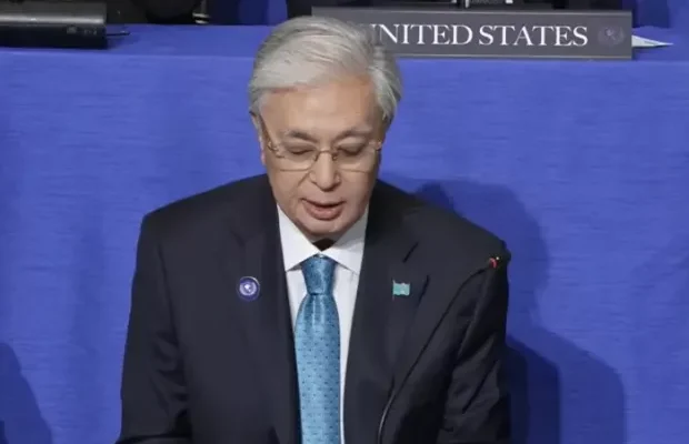 🤦♂️ Підлабузництво 80-го рівня: Президент Казахстану запропонував створити нагороду імені Трампа! (За що її даватимуть?) 🤦♂️ Підлабузництво 80-го рівня: Президент Казахстану запропонував створити нагороду імені Трампа! (За що її даватимуть?)