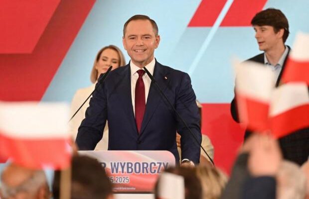 🇵🇱 Польща кардинально змінює правила: які спецпільги для українських біженців скасують найближчим часом? 🇵🇱 Польща кардинально змінює правила: які спецпільги для українських біженців скасують найближчим часом?