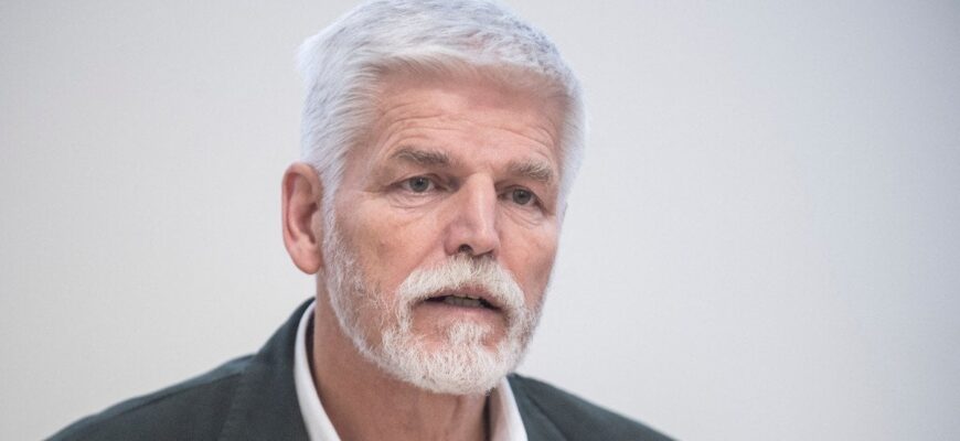 Президент Чехії дав жорсткий прогноз щодо закінчення війни в Україні Президент Чехії дав жорсткий прогноз щодо закінчення війни в Україні