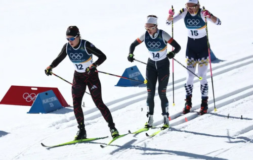 Росіянка під час гонки на Олімпіаді-2026 вкрала лижі у німецької спортсменки Росіянка під час гонки на Олімпіаді-2026 вкрала лижі у німецької спортсменки