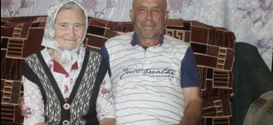 Мої свекри — люди вихідного дня. Коли в нас все добре, вони тут як тут. І з онуками посидять, і, навіть, гроші на картку переведуть просто так. Як тільки нам потрібна їх допомога, від мами і тата чоловіка не дочекаєшся. Мої свекри — люди вихідного дня. Коли в нас все добре, вони тут як тут. І з онуками посидять, і, навіть, гроші на картку переведуть просто так. Як тільки нам потрібна їх допомога, від мами і тата чоловіка не дочекаєшся.