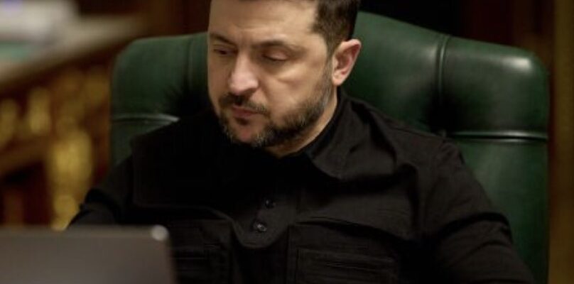 Зволікають з відновленням світла: Зеленський пригрозив місцевій владі Зволікають з відновленням світла: Зеленський пригрозив місцевій владі