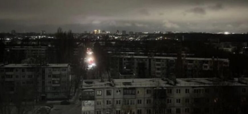 “Усе збили”, але “щось все одно долетіло”: Брянськ залuшився без світла та опалення після нальоту дронів “Усе збили”, але “щось все одно долетіло”: Брянськ залuшився без світла та опалення після нальоту дронів