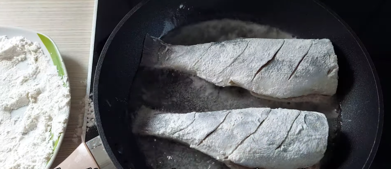 Кулінари розкрили секрет золотистої скоринки на смаженій рибі