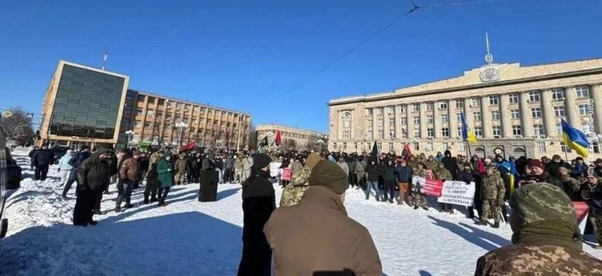 Стрілянина на Черкащині: Міністра МВС Клименка закликають дати відповіді, а не «стандартну відмовку» Стрілянина на Черкащині: Міністра МВС Клименка закликають дати відповіді, а не «стандартну відмовку»