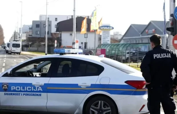 У Хорватії поліція затримала українця, який намагався вивезти купу пакетів із євро У Хорватії поліція затримала українця, який намагався вивезти купу пакетів із євро