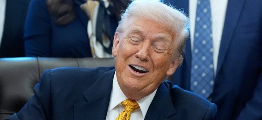 Трамп заявив, що запобіг ядерній війні між Україною та РФ Трамп заявив, що запобіг ядерній війні між Україною та РФ