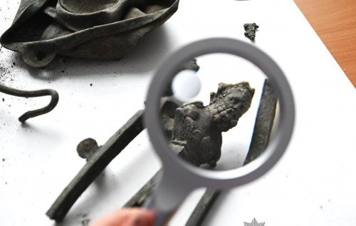 У Вінницькій області археолог знайшов унікальні артефакти римського періоду та намагався продати їх. ФОТО У Вінницькій області археолог знайшов унікальні артефакти римського періоду та намагався продати їх. ФОТО