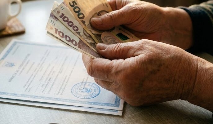 😮 Березневе підвищення виплат: на скільки зростуть пенсії та кому точно не варто чекати доплат (Списки) 😮 Березневе підвищення виплат: на скільки зростуть пенсії та кому точно не варто чекати доплат (Списки)