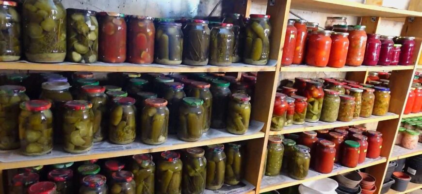 Сусідка навчила: щоб у погребі в -15 було тепло без обігрівача, треба на підлогу кинути шар тирси Сусідка навчила: щоб у погребі в -15 було тепло без обігрівача, треба на підлогу кинути шар тирси