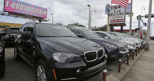 Взяв гроші та втік: Українці на Рівненщині стали жертвами афериста, який пообіцяв придбати для них вживані авто зі США Взяв гроші та втік: Українці на Рівненщині стали жертвами афериста, який пообіцяв придбати для них вживані авто зі США