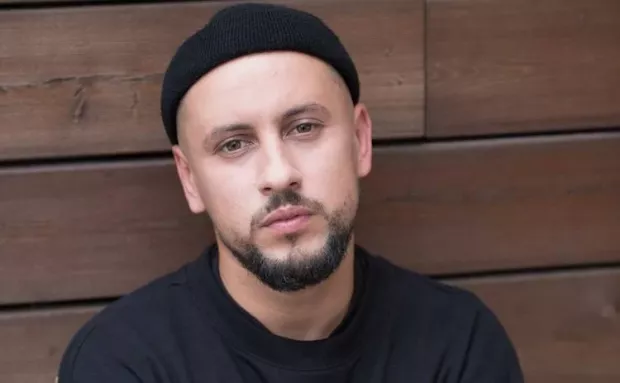 “Його бджоли покусали чи це молодий Коломойський?”: MONATIK стикнувся з хейтом у мережі через зміни у зовнішності “Його бджоли покусали чи це молодий Коломойський?”: MONATIK стикнувся з хейтом у мережі через зміни у зовнішності