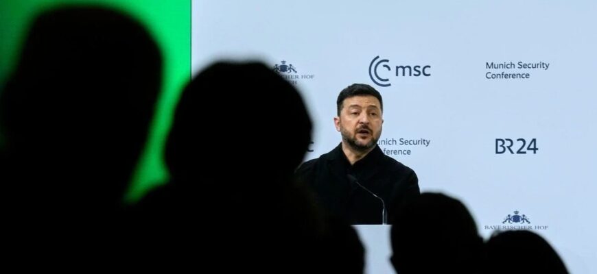 Зеленський у Мюнхені заявив, що ЄС дає Путіну фінансову стабільність, закликавши конфіскувати “тіньовий флот” Зеленський у Мюнхені заявив, що ЄС дає Путіну фінансову стабільність, закликавши конфіскувати “тіньовий флот”