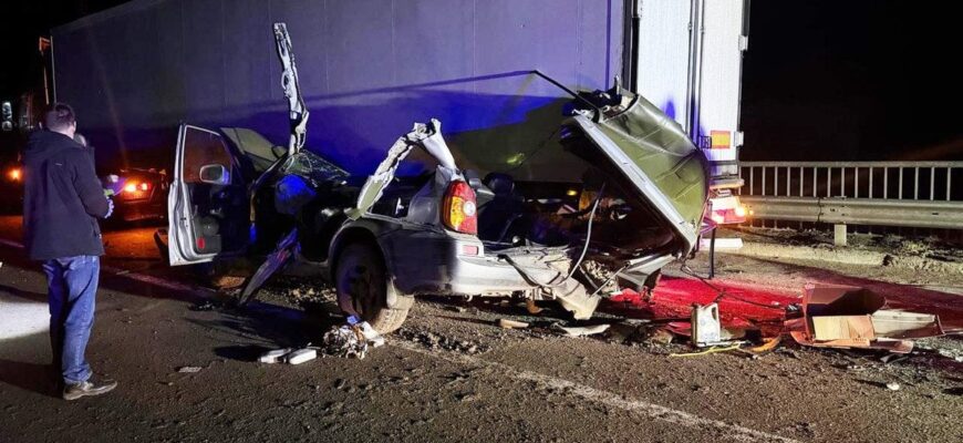 Жахлива ДТП на Миколаївщині – троє загиблих (фото) Жахлива ДТП на Миколаївщині – троє загиблих (фото)