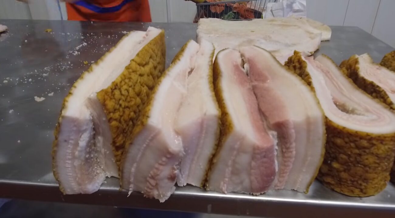 Господині розповіли, як засолити сало, щоб шкірка була ніжною Господині розповіли, як засолити сало, щоб шкірка була ніжною