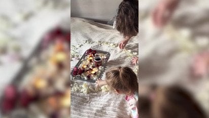 Наталія Могилевська показала, як доньки привітали її з 8 Березня