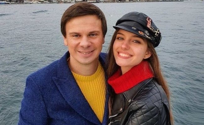 Дуже все змінилося: Дмитро Комаров з дружиною розповіли правду про подружнє життя